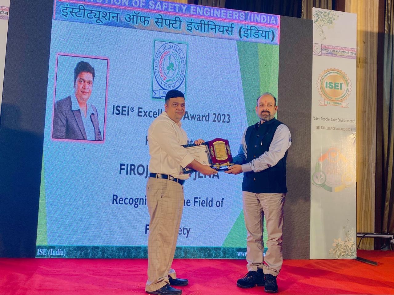 Firoj Jena receiving the ISEI Excellence Award 2023 for Fire Safety