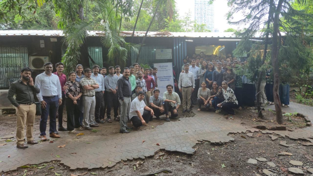 ISHRAE HVAC & Refrigeration industry event group photo